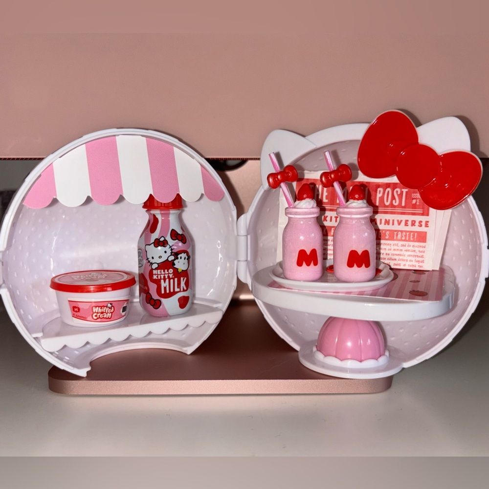 Make it mini Hello Kitty Series 1 Strawberry Milk